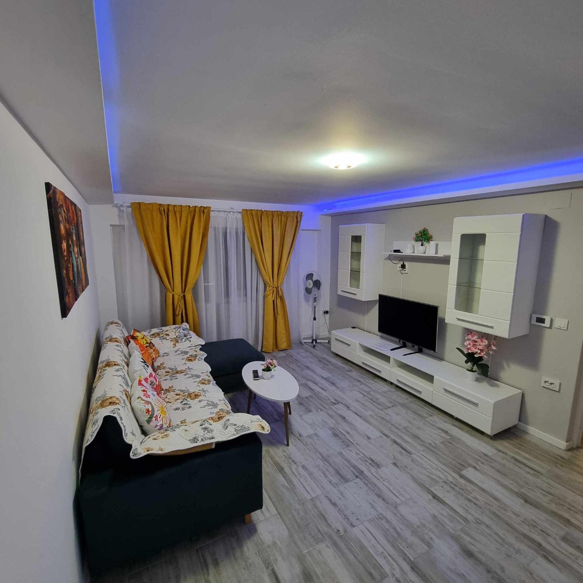 Luxurious Apartment With 3 Rooms And 2 Bathrooms In Corabia エクステリア 写真